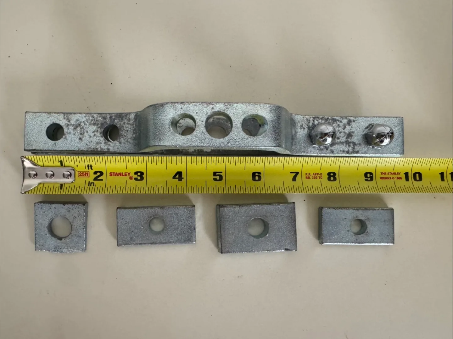 Metal Bracket with Washers image indicator(3)