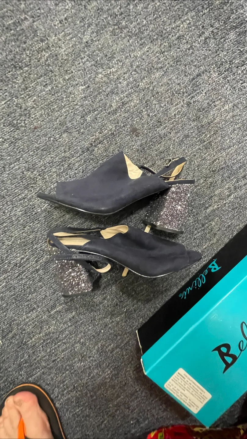 🎉MOVING SALE🎉Bellini Navy Slingback Heels thumbnail