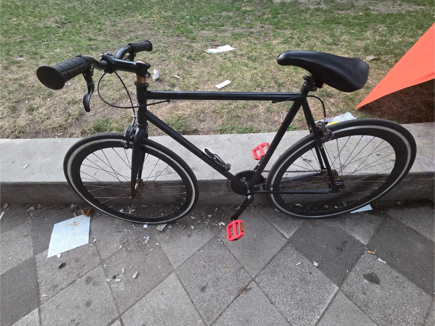 Sleek Single-Speed Commuter Bike – Ready to Ride! thumbnail