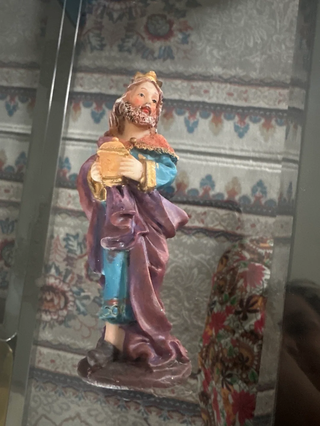Nativity Scene Figurine thumbnail