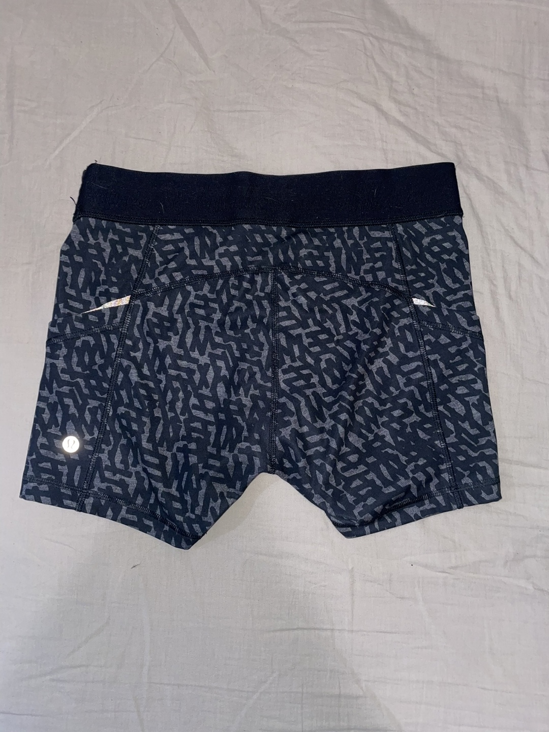 Lululemon Shorts - Size 6 - photo 2