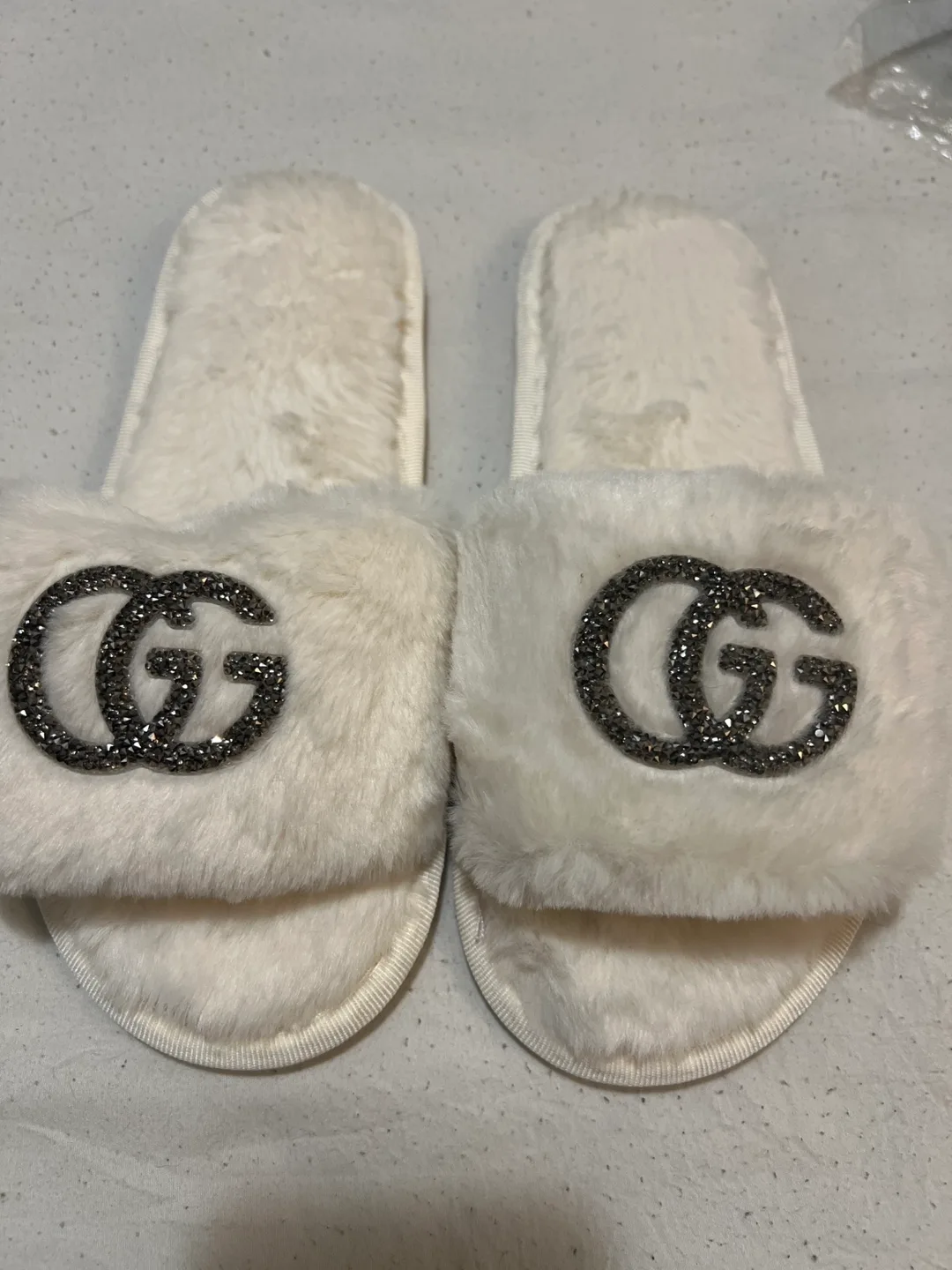 GG White Furry Slippers - Size 38-39 thumbnail