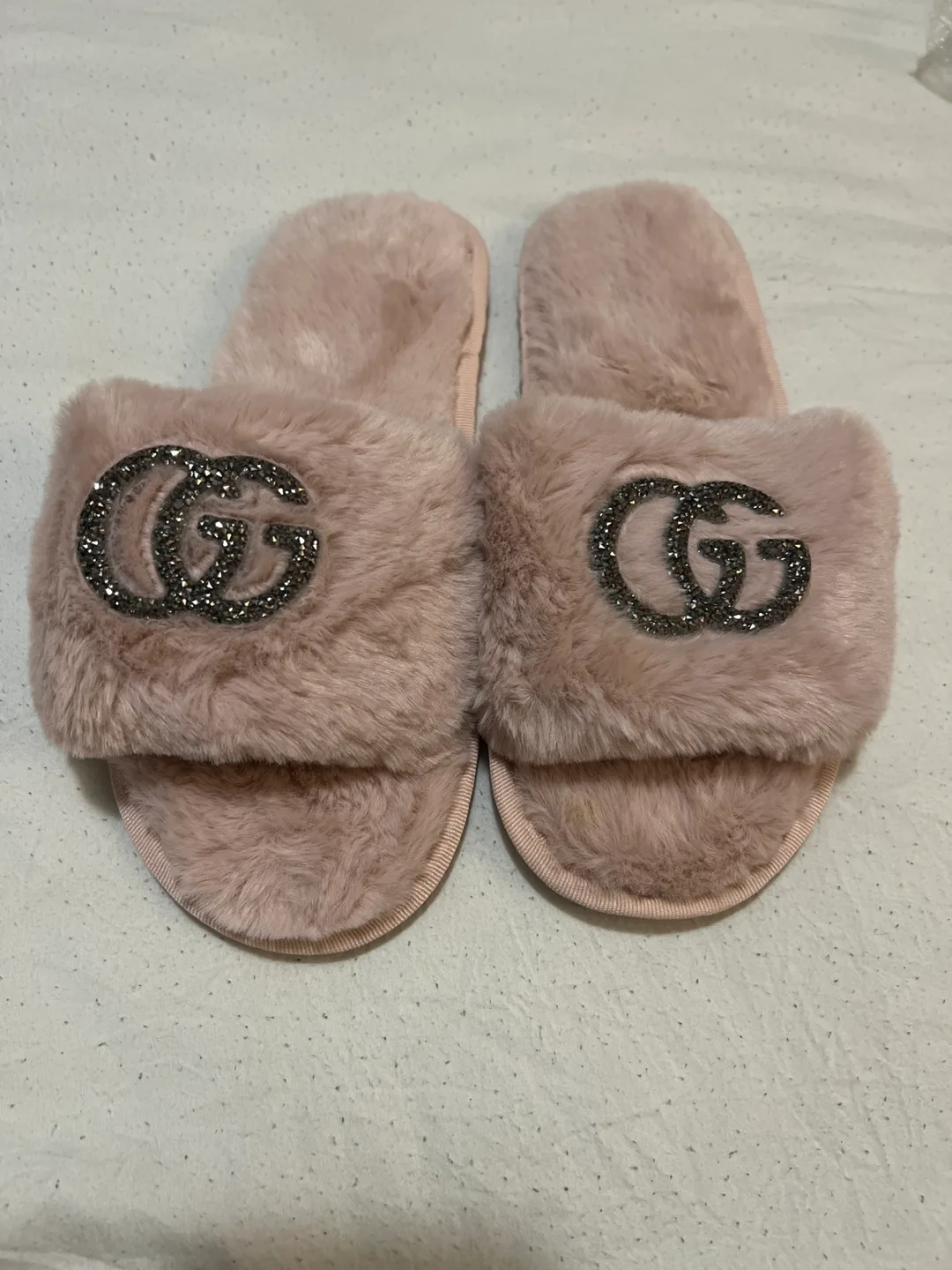 Gucci Inspired Pink Fuzzy Slippers Size 38-39 thumbnail