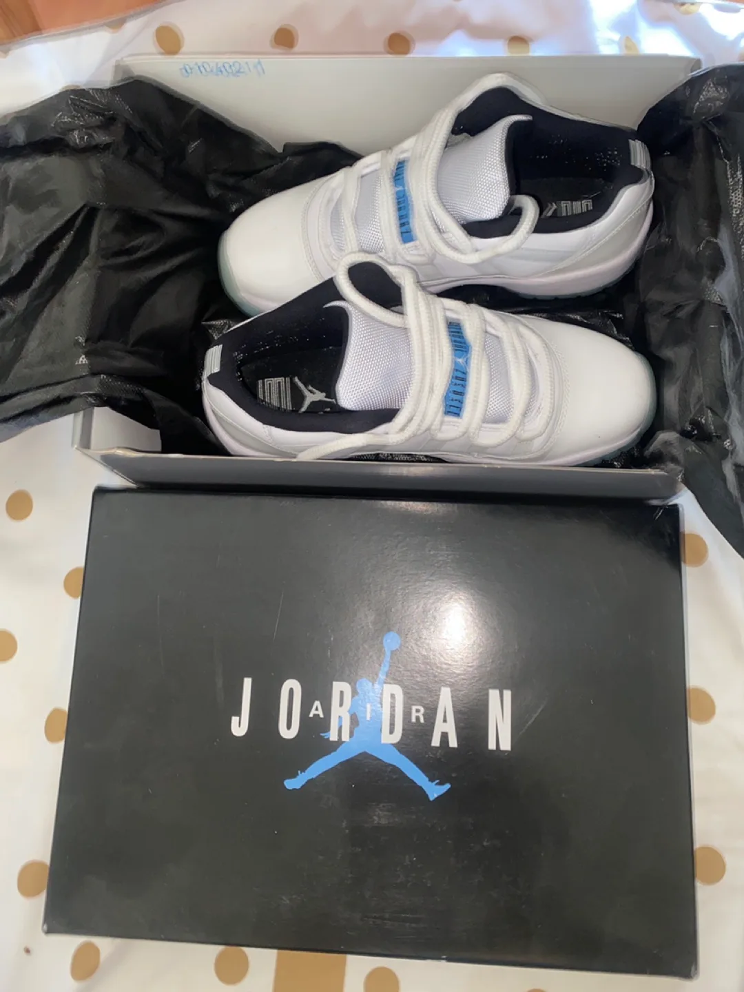 Jordan 11 Retro Legend Blue (GS) - Size 6Y thumbnail