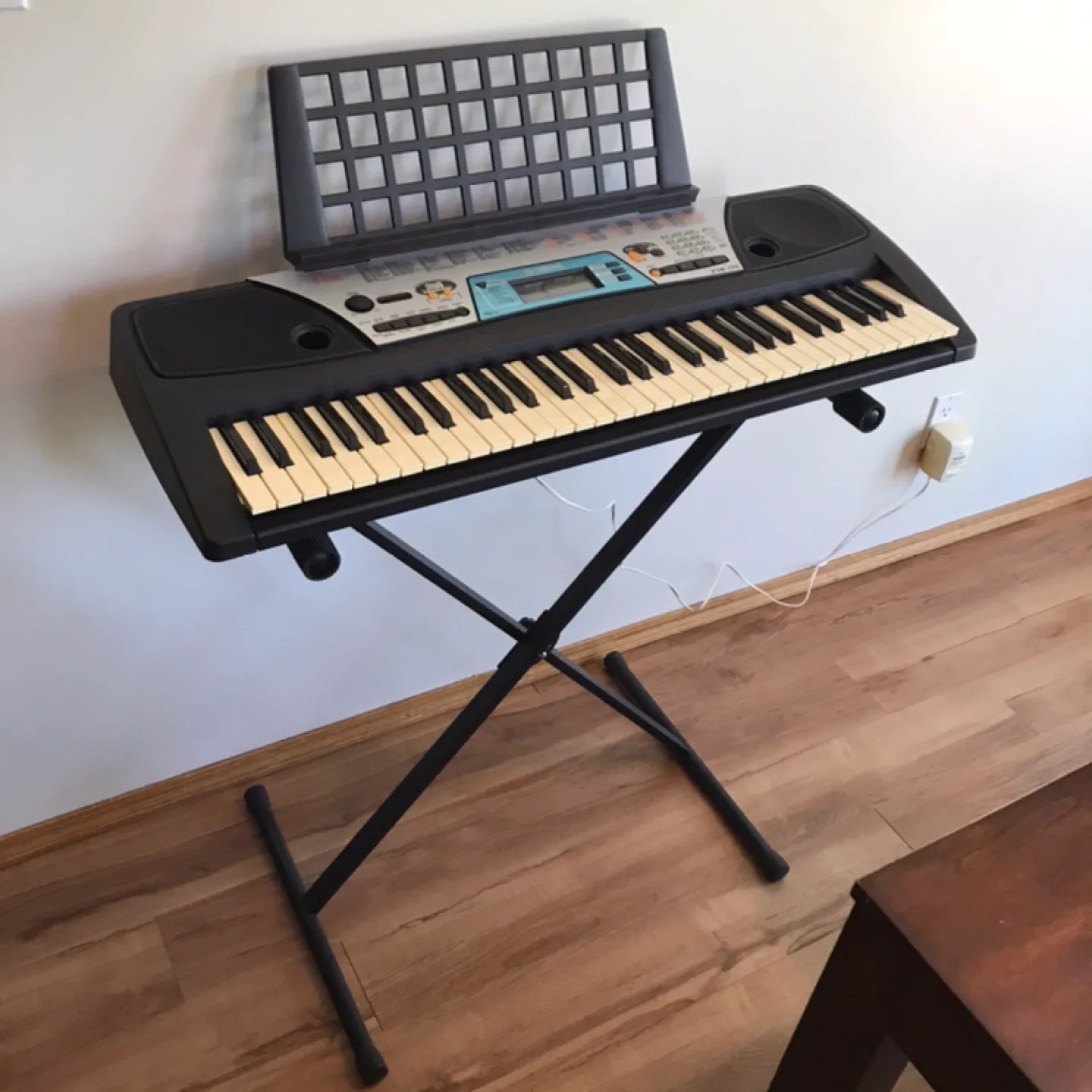 Yamaha PSR 170 61 Key Portable Full Size with thumbnail