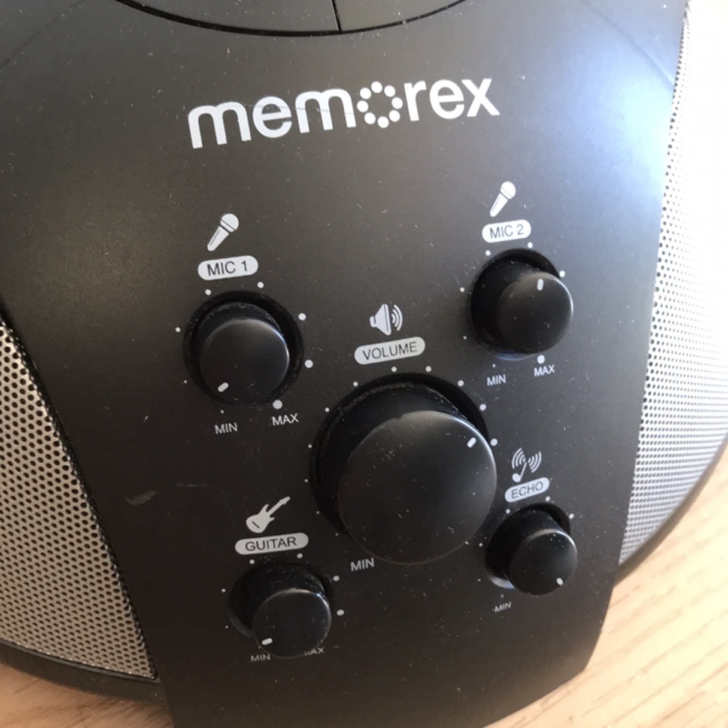 Memorex SingStand Karaoke Machine - photo 3