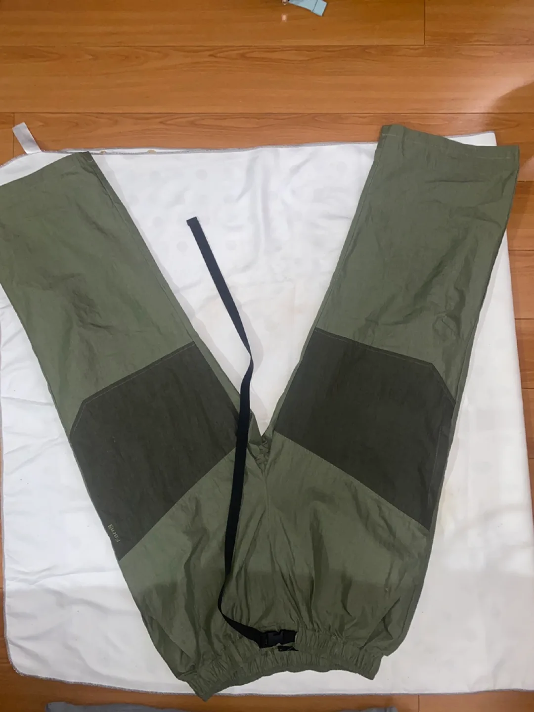 Forma Olive Green Pants - Lrg thumbnail