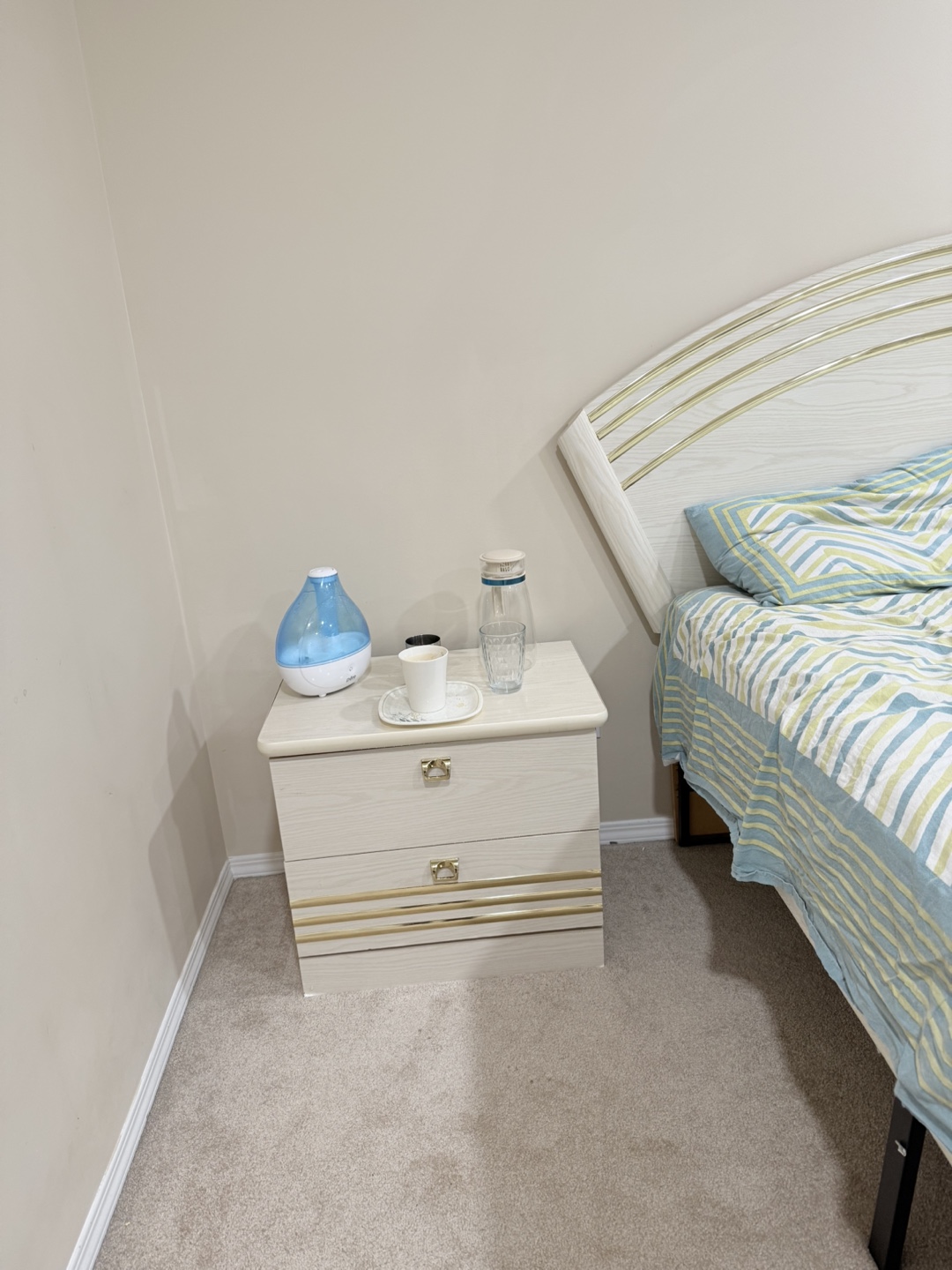 Bedroom Set - Dresser, Nightstand, Armoire, Bed Frame - photo 2