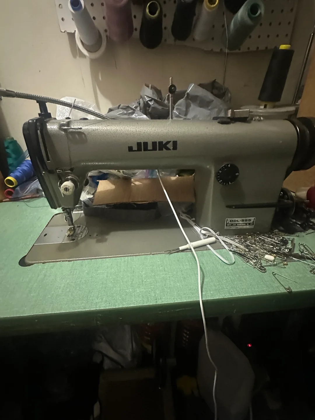 JUKI DDL-555 Industrial Sewing Machine thumbnail