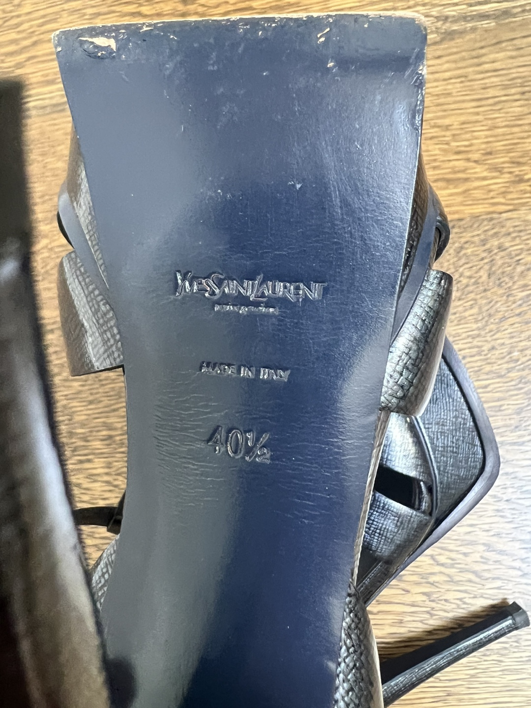 Yves Saint Laurent Tribute Heels, Size 40.5 - photo 4
