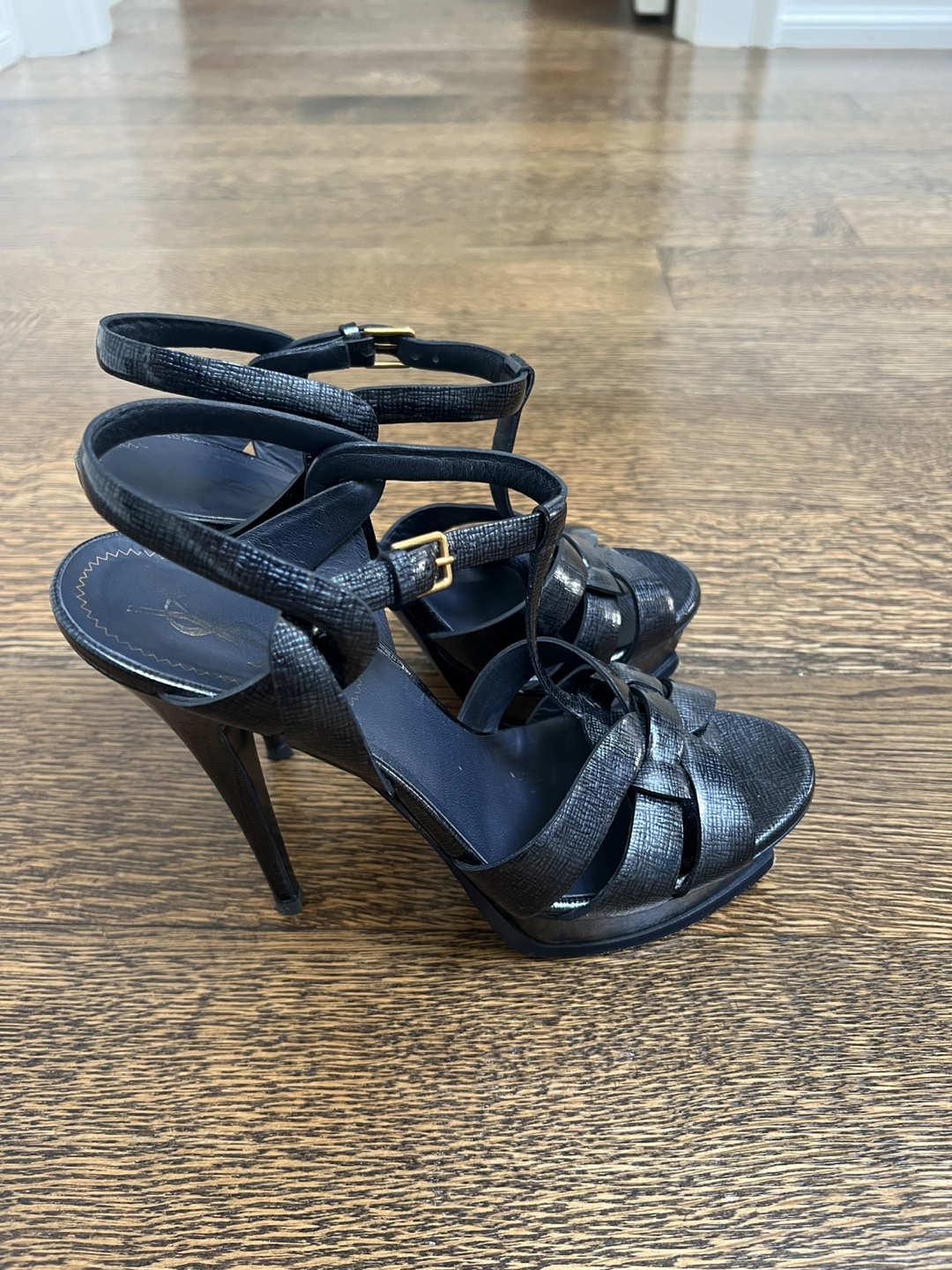 Yves Saint Laurent Tribute Heels, Size 40.5