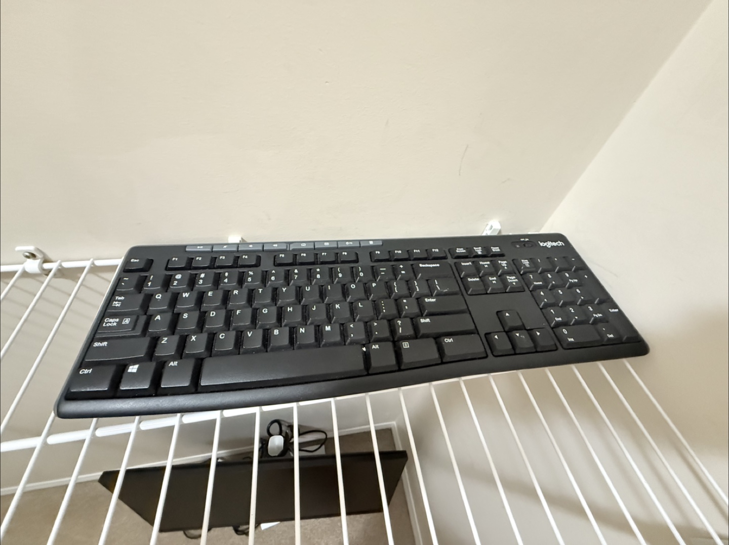 Logitech Keyboard, Lenovo ThinkCentre, Monitor - photo 3