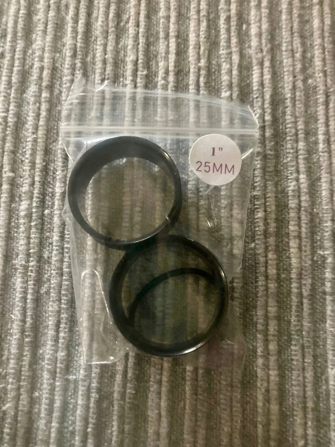 Lot of 5 Ear Gauges, Mixed Sizes image indicator(3)