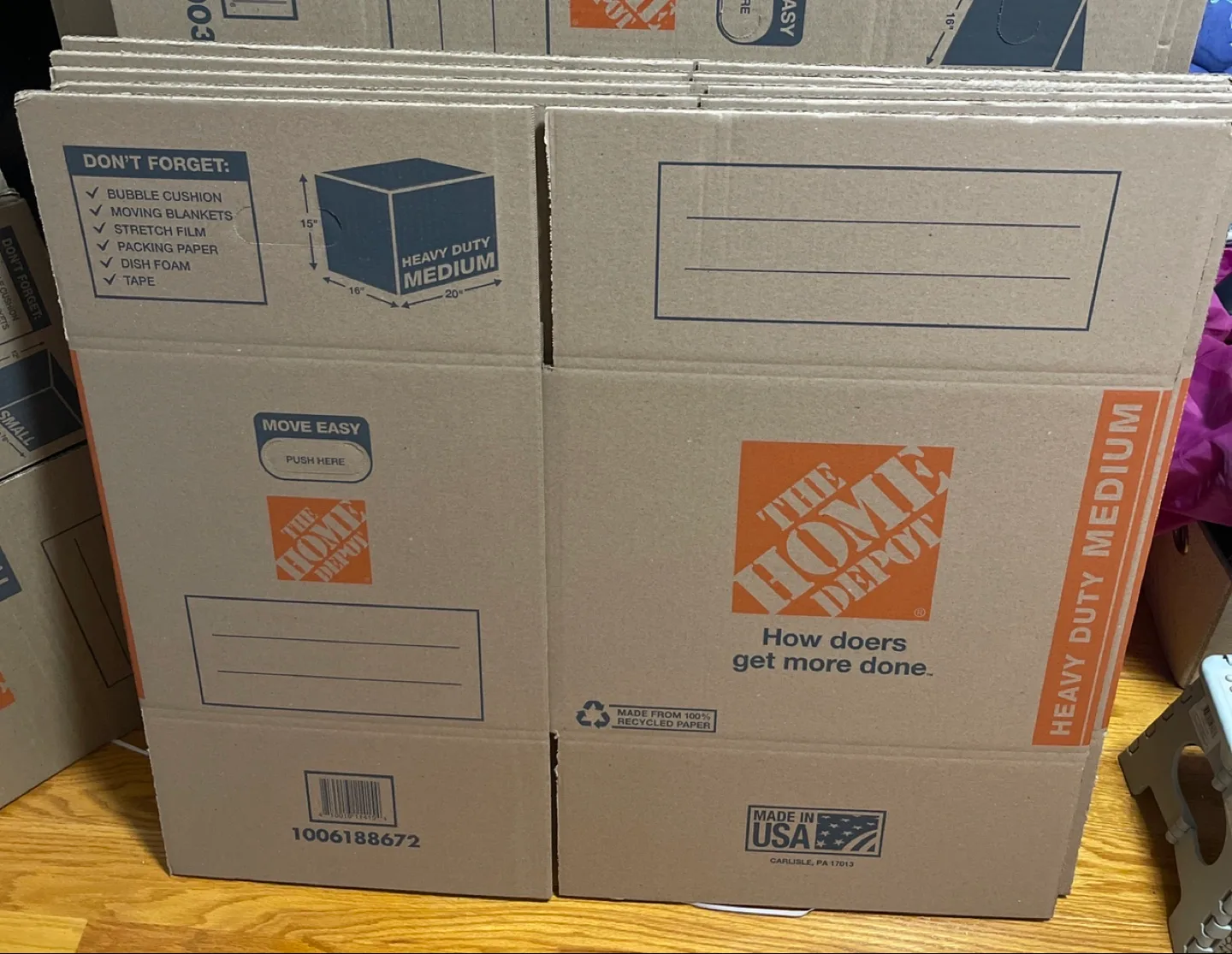 🎉MOVIMG SALE🎉Home Depot Heavy Duty Medium Moving Boxes thumbnail