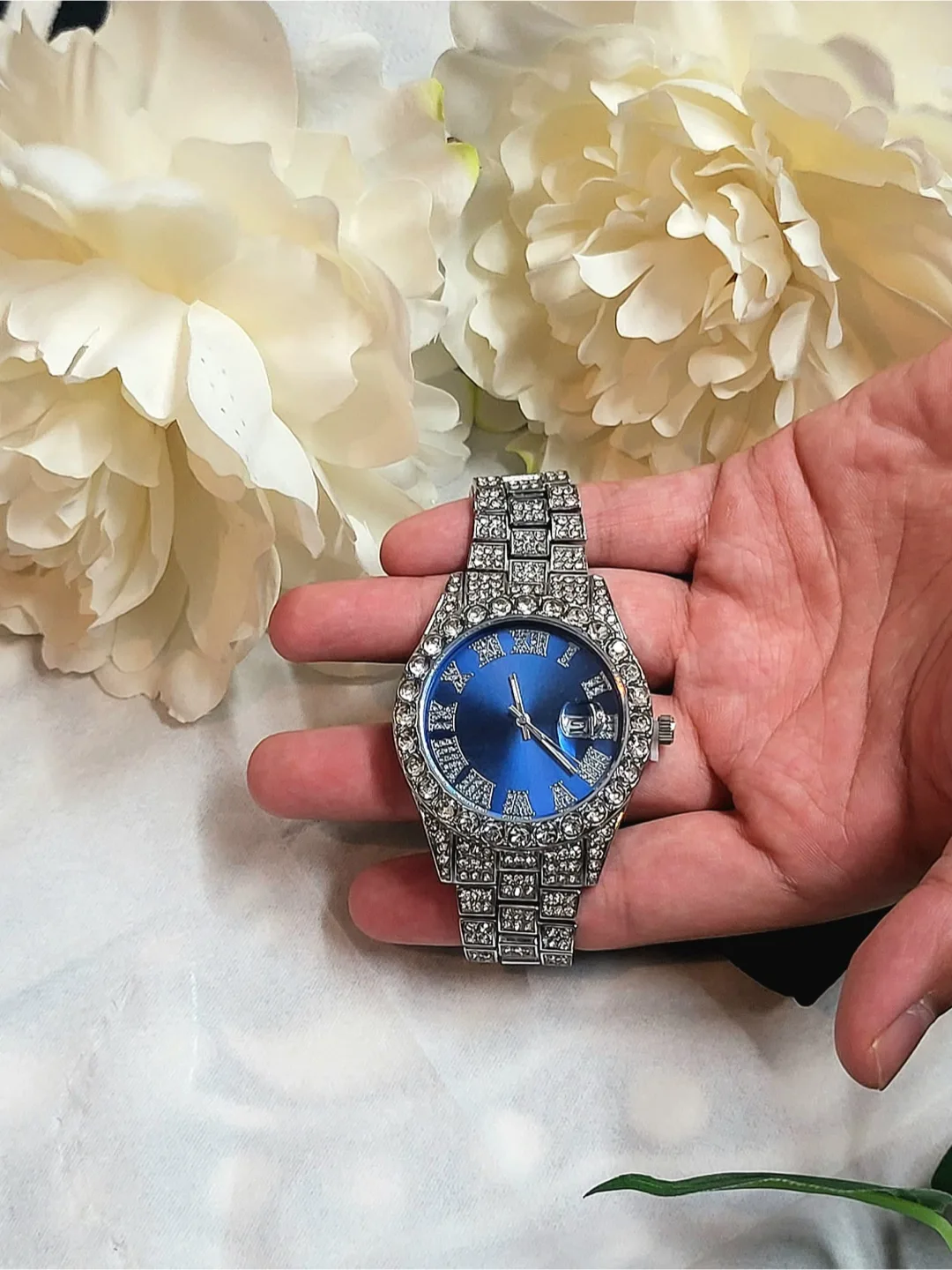 LIMITED TIME SALE - BLUE RHINESTONE UNISEX WRISTWATCH image indicator(3)