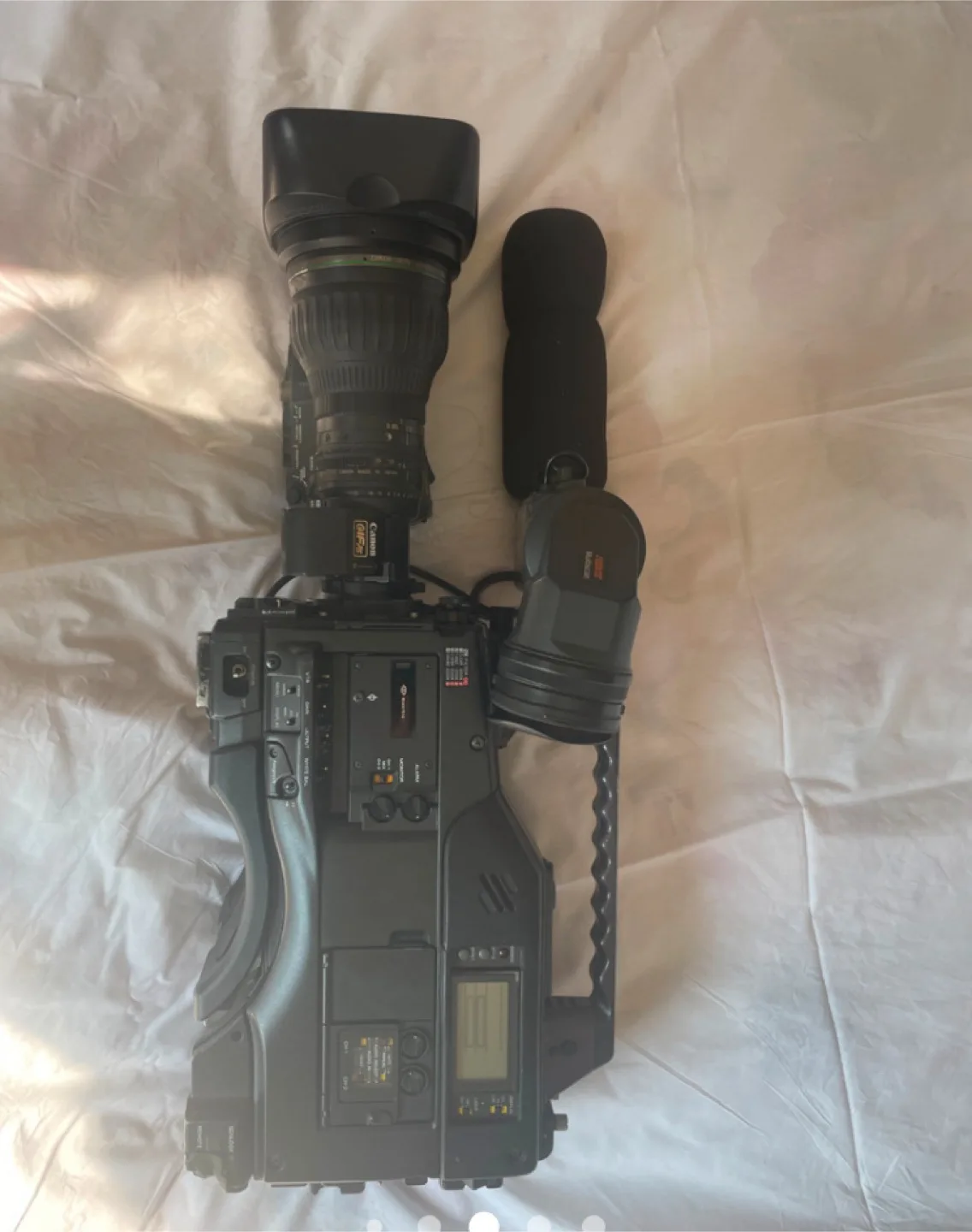 Sony HDW-F900 Camcorder with Canon Lens image indicator(5)