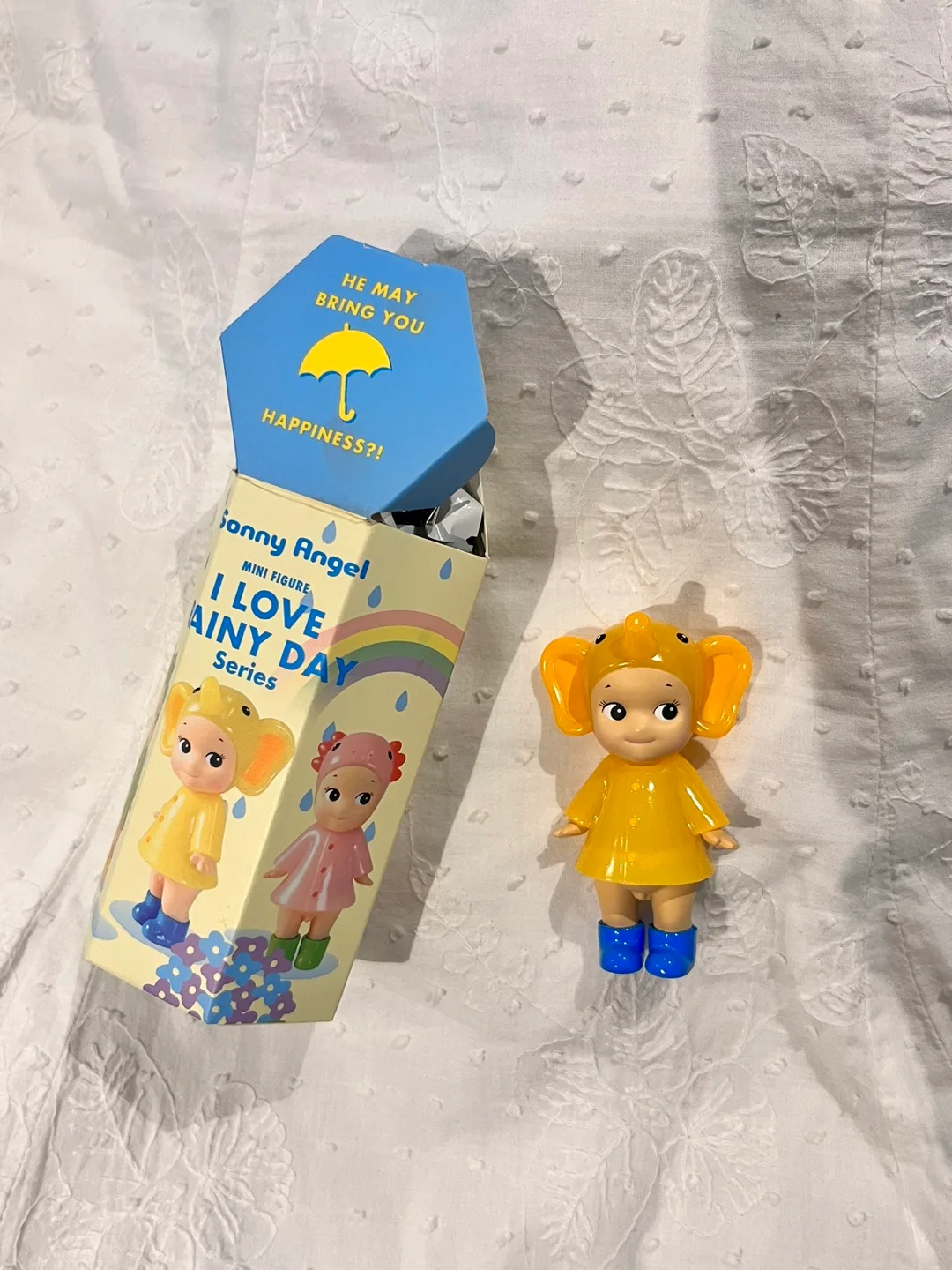 Sonny Angel - I Love Rainy Day Series: Elephant thumbnail