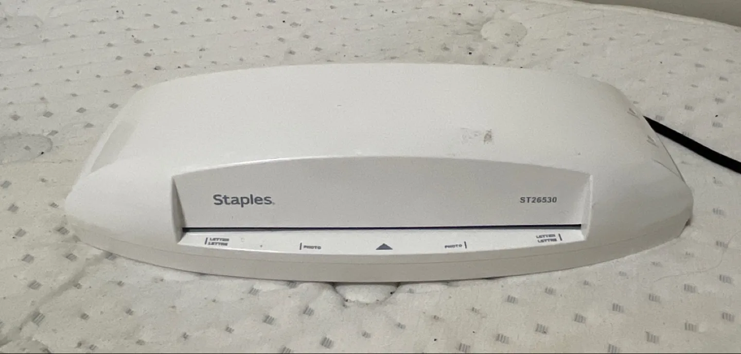 🎉MOVING SALE🎉Staples ST26530 Laminator thumbnail