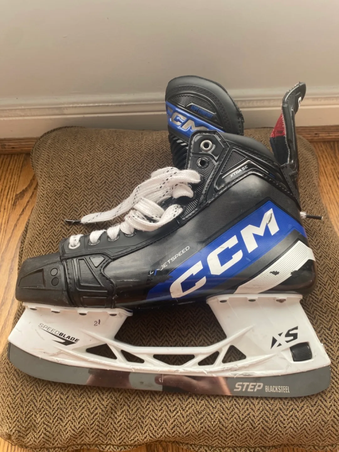 CCM JetSpeed XTRA SE Ice Hockey Skates - Size 10 image indicator(2)