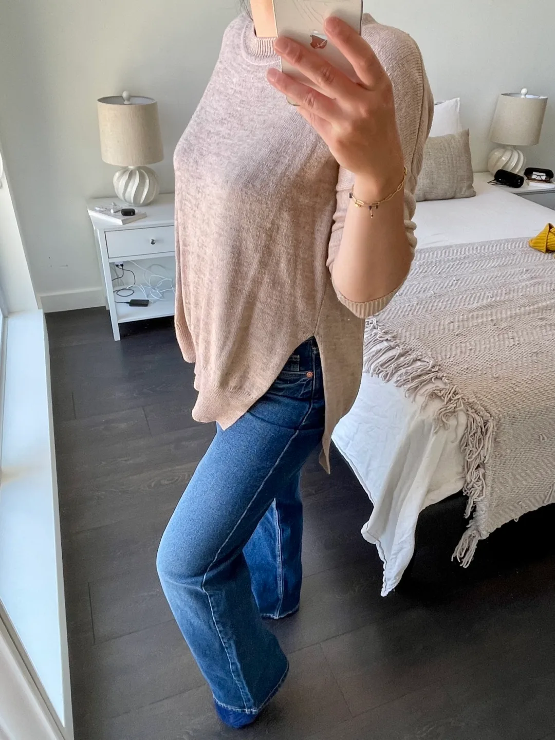 Women’s clothes : sweater thumbnail