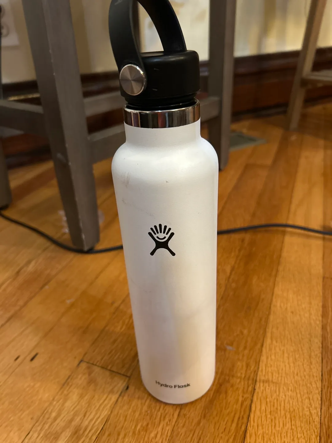 Hydro Flask 24 oz White Water Bottle thumbnail