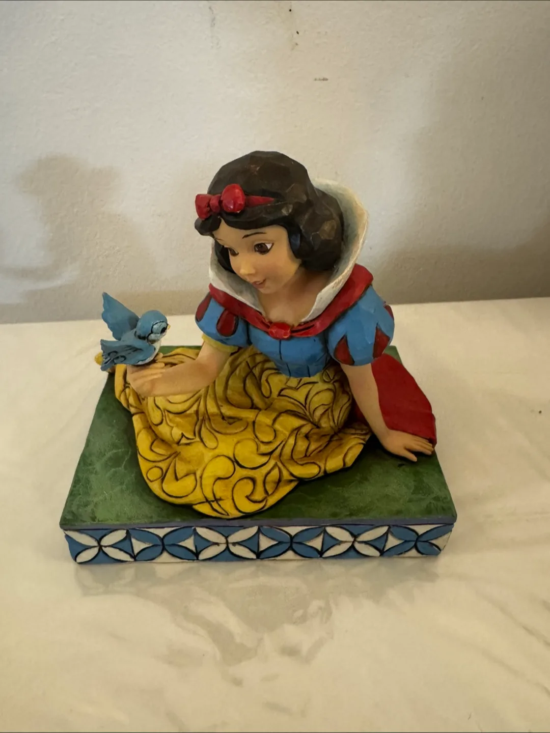 Disney Snow White Figurine thumbnail