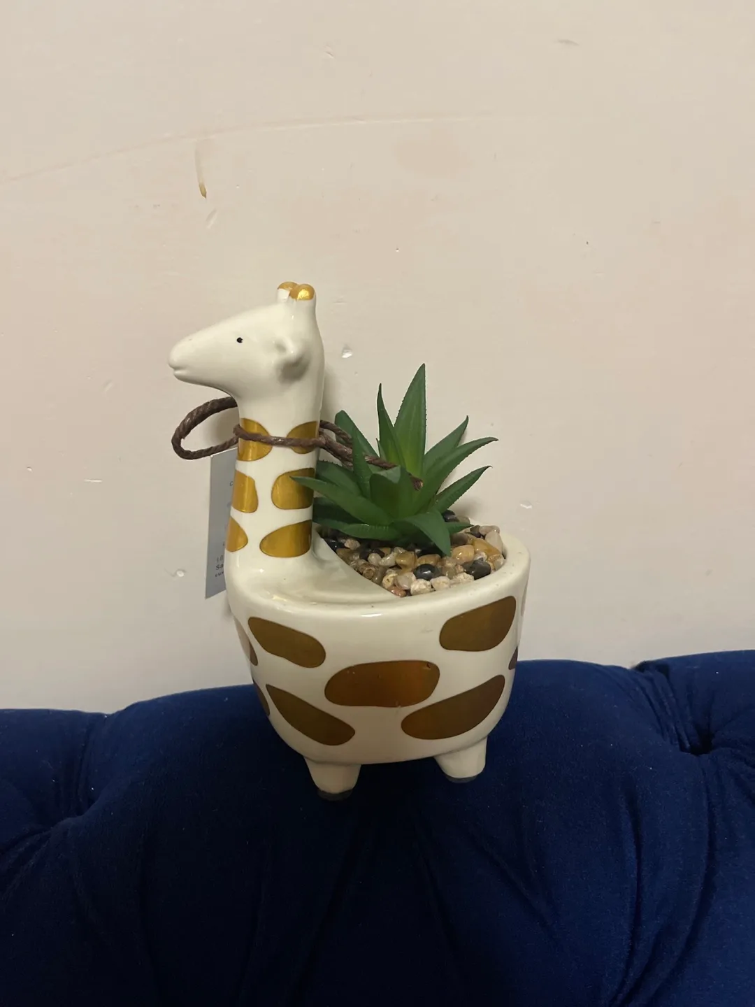 CC Home Decor Giraffe Planter thumbnail