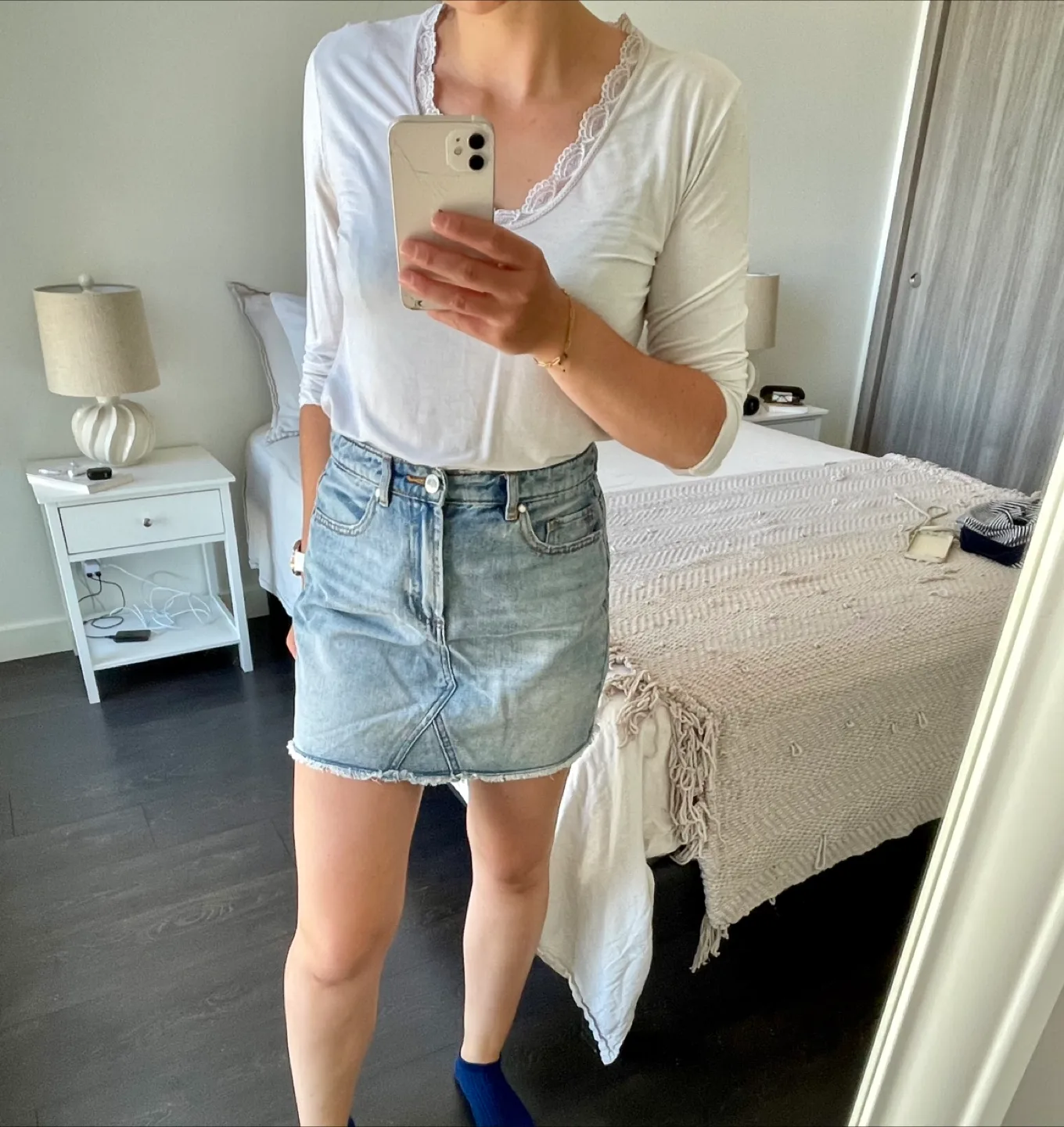 Women’s clothes : denim skirt thumbnail