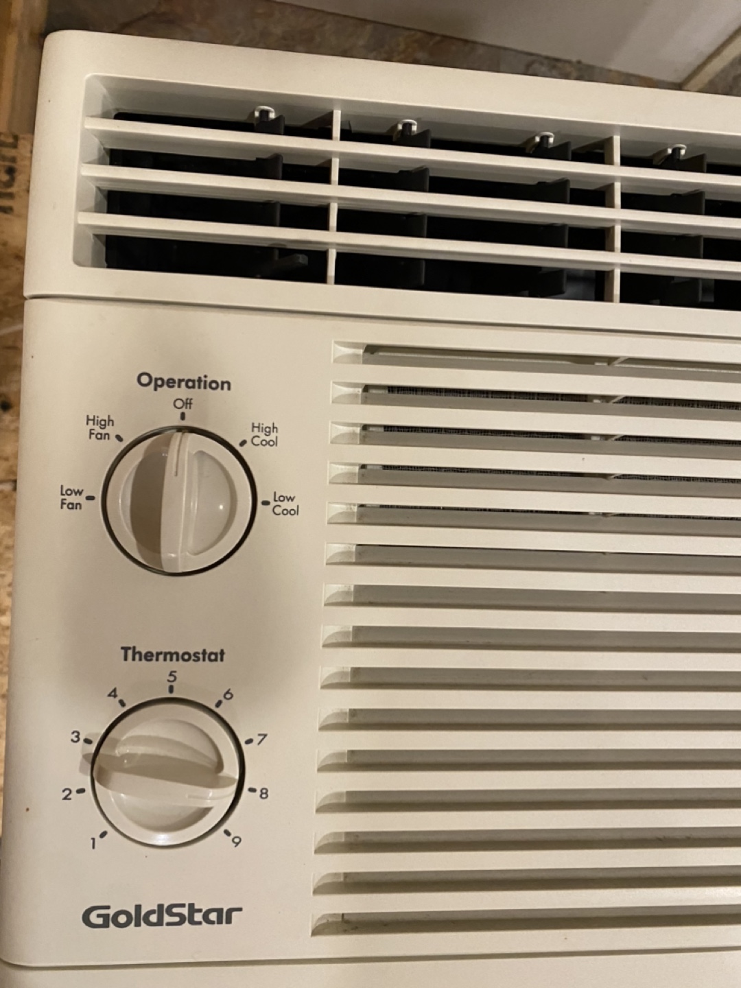 GoldStar Window Air Conditioner - photo 2