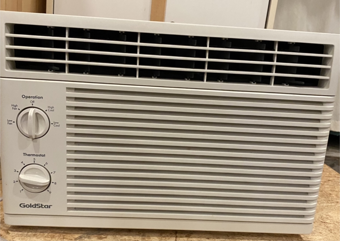 GoldStar Window Air Conditioner - photo 4