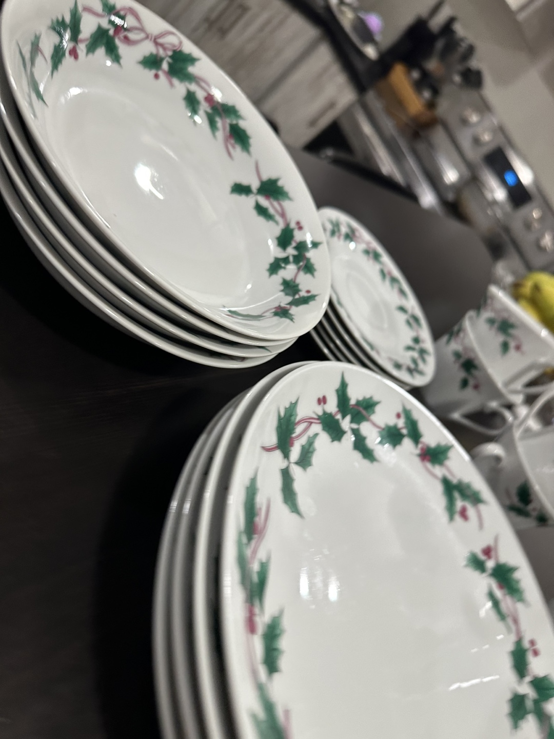 Vintage Holly China Set - photo 2