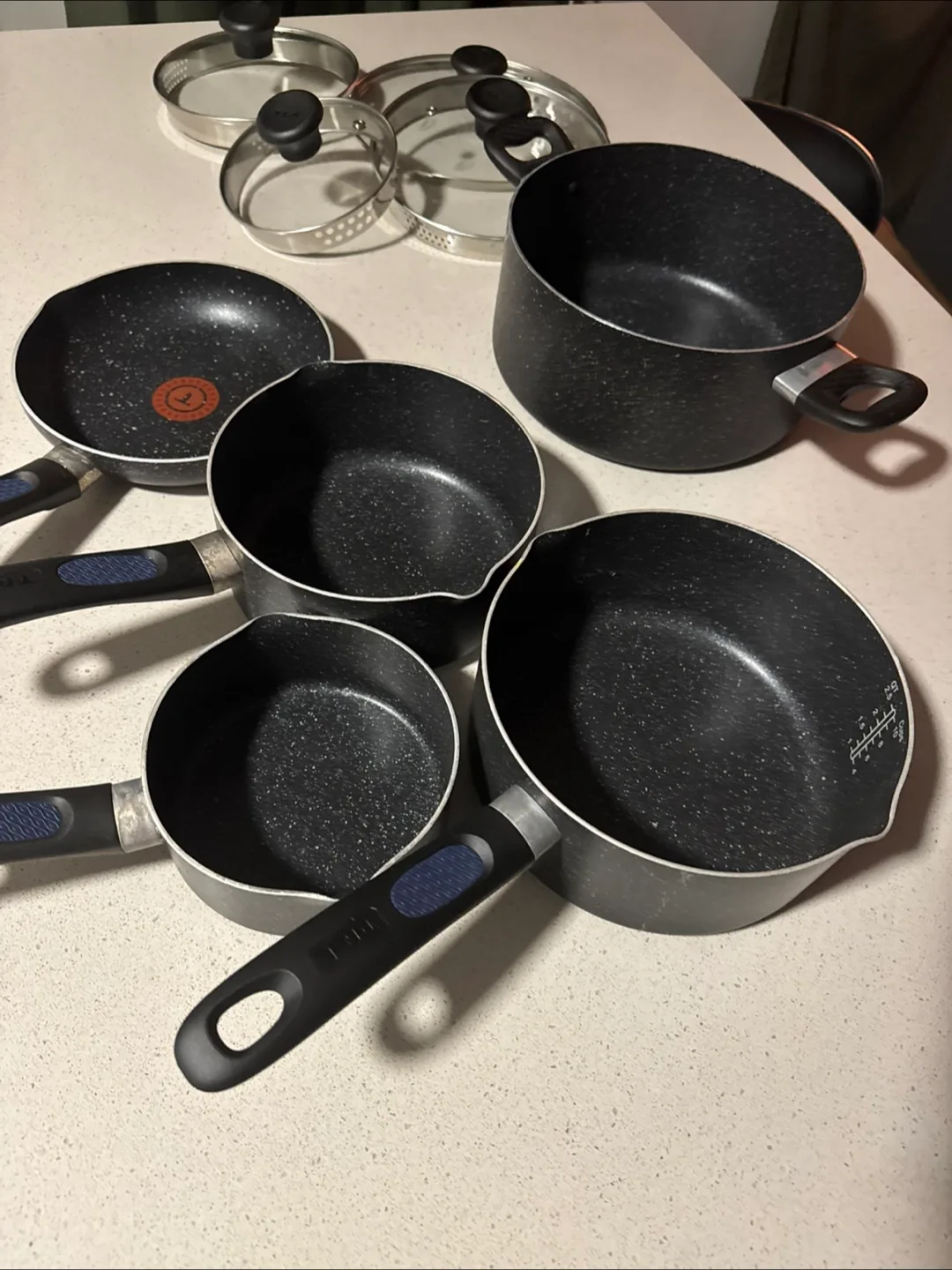 🔥T-fal Signature Cookware Set (Fry Pan, Saucepans) image indicator(2)