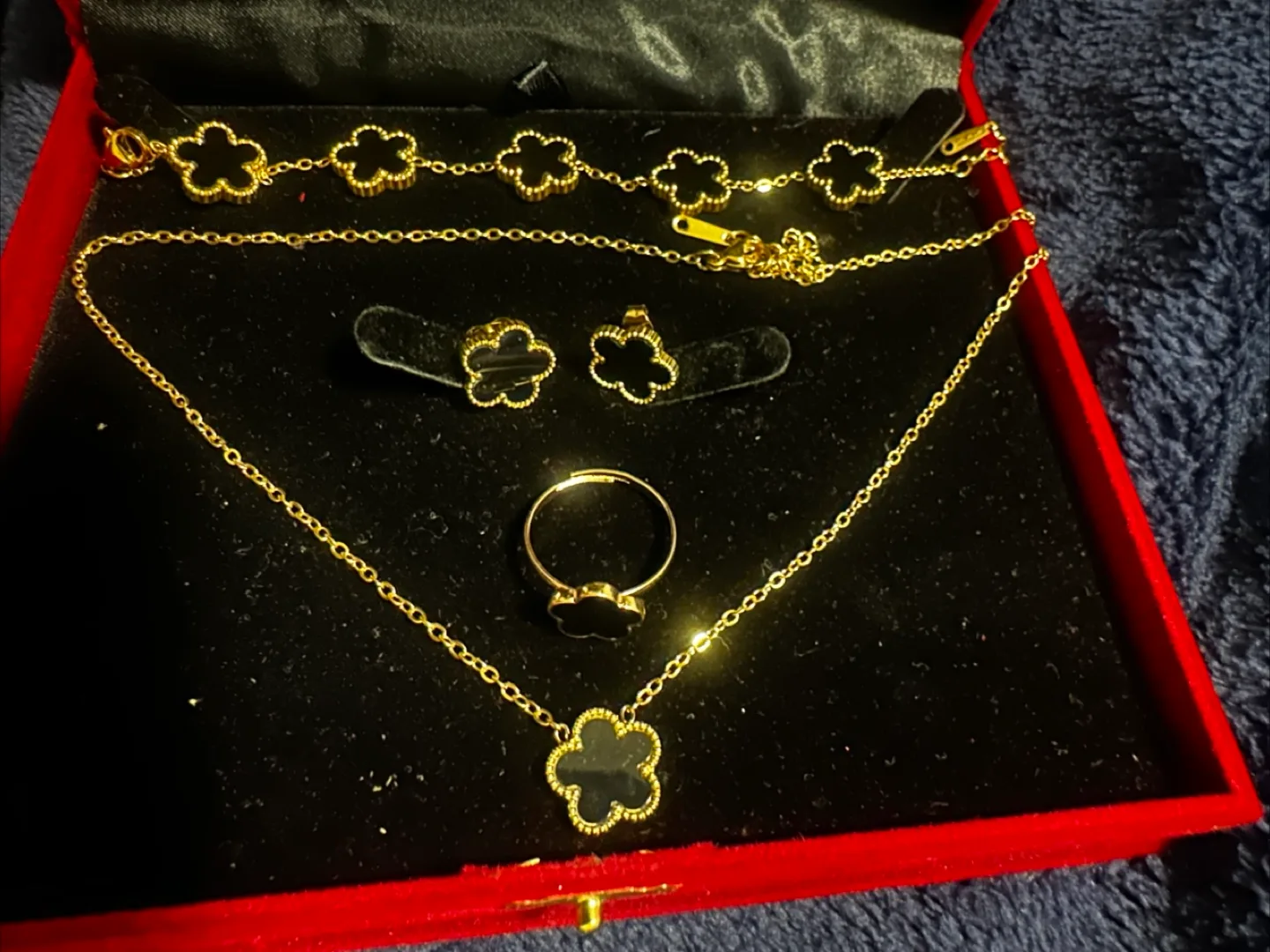 Van Cleef & Arpels Alhambra Jewelry Set thumbnail