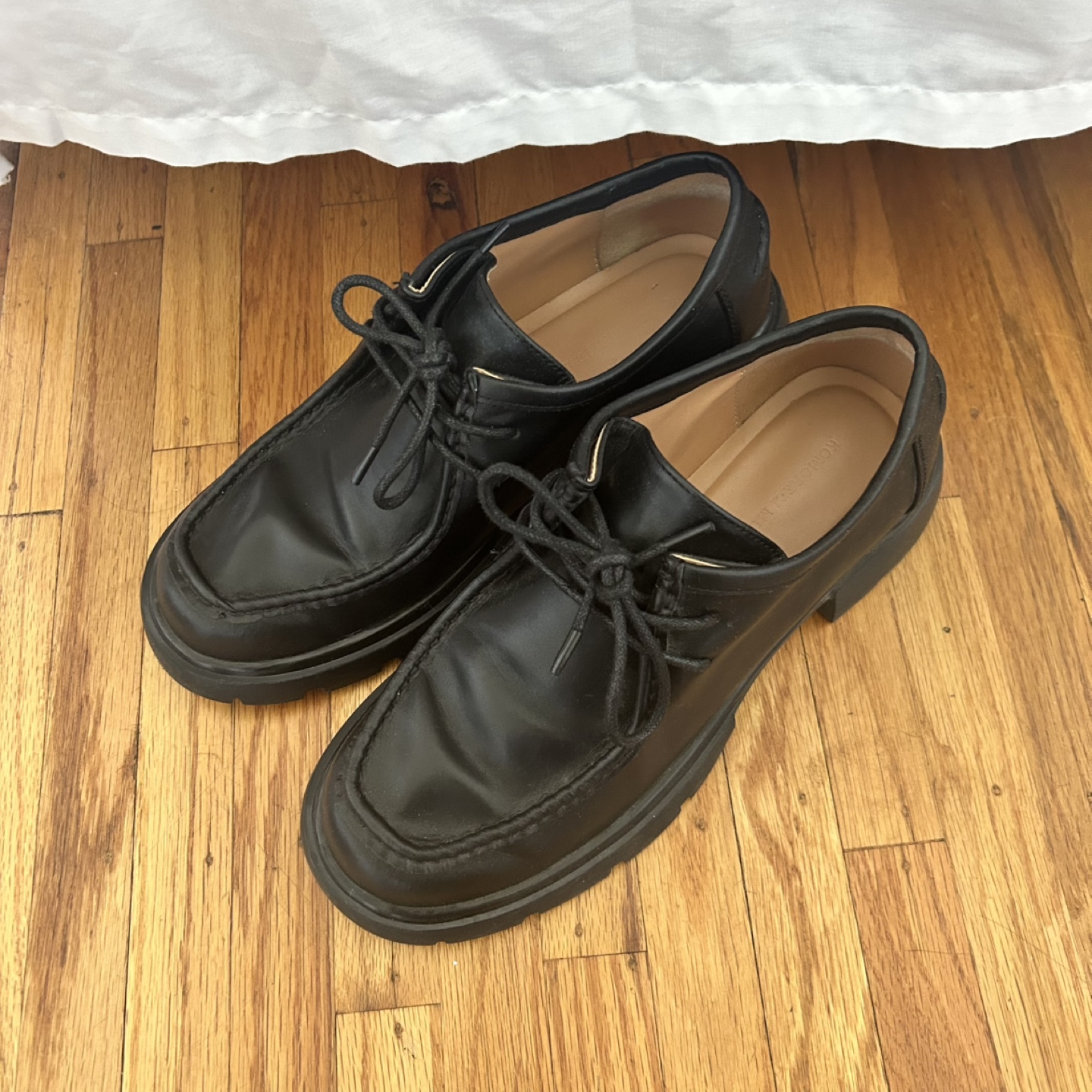 Lace-up Black Cow Leather loafer shoes 7.5-8
