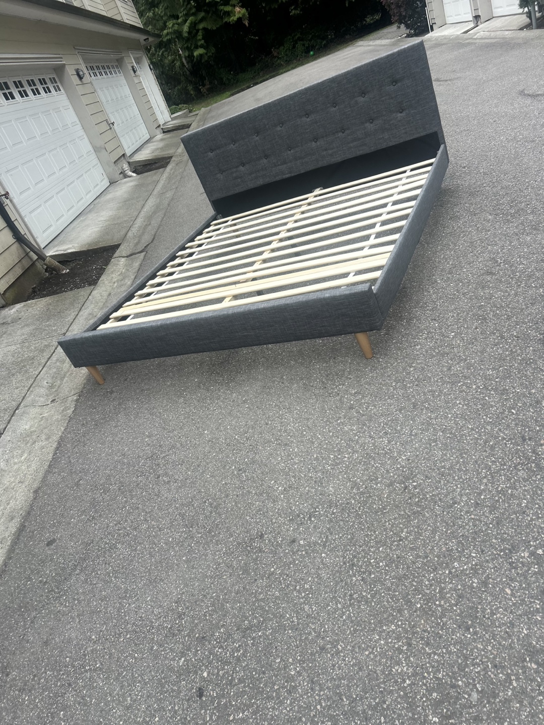 King size Grey Upholstered Bed Frame - photo 3