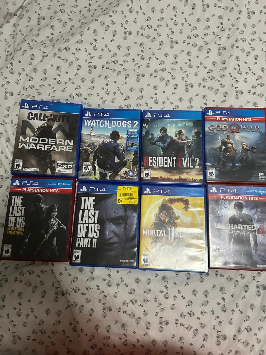 PlayStation 4 Console with Games and controller image indicator(5)