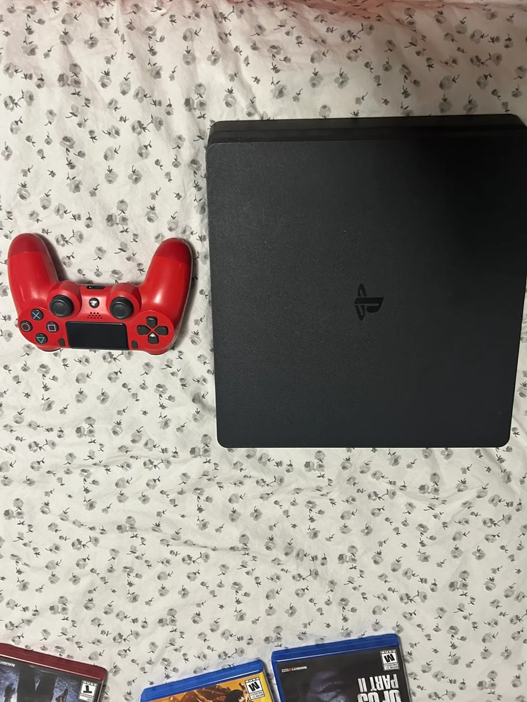 PlayStation 4 Console with Games and controller image indicator(4)