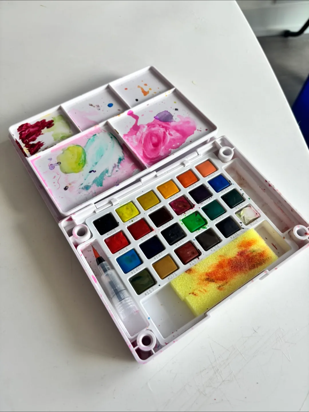 Sakura Koi Water Colors Pocket Field Sketch Box thumbnail