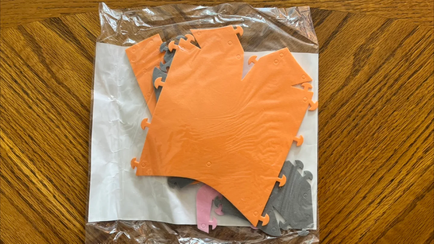 Cathay Pacific Kids’ Activity Binder - Brand new image indicator(4)