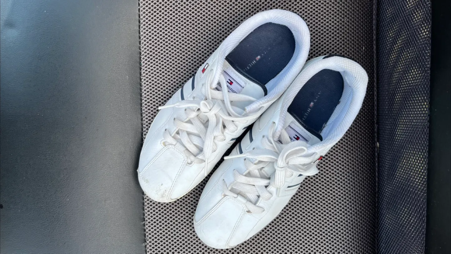 Women’s Tommy Hilfiger White Leather Sneakers image indicator(6)