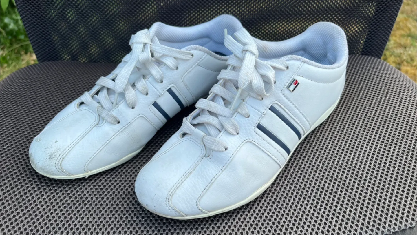 Women’s Tommy Hilfiger White Leather Sneakers image indicator(3)