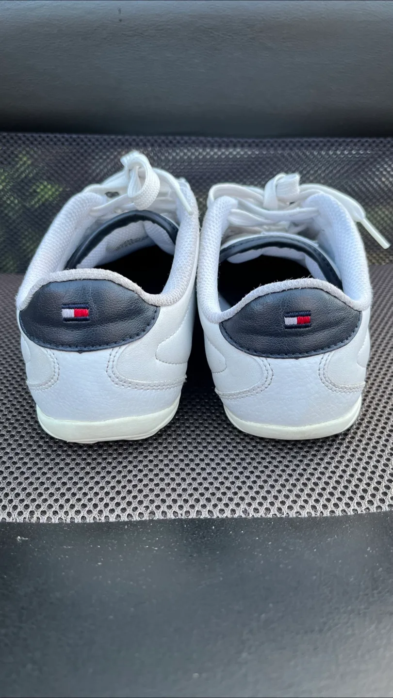 Women’s Tommy Hilfiger White Leather Sneakers image indicator(4)