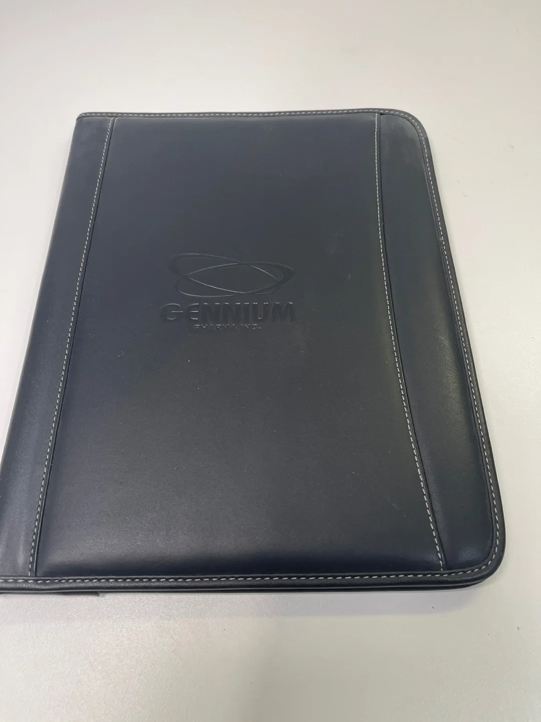 Gennium Genuine Leather Portfolio - Black image indicator(3)