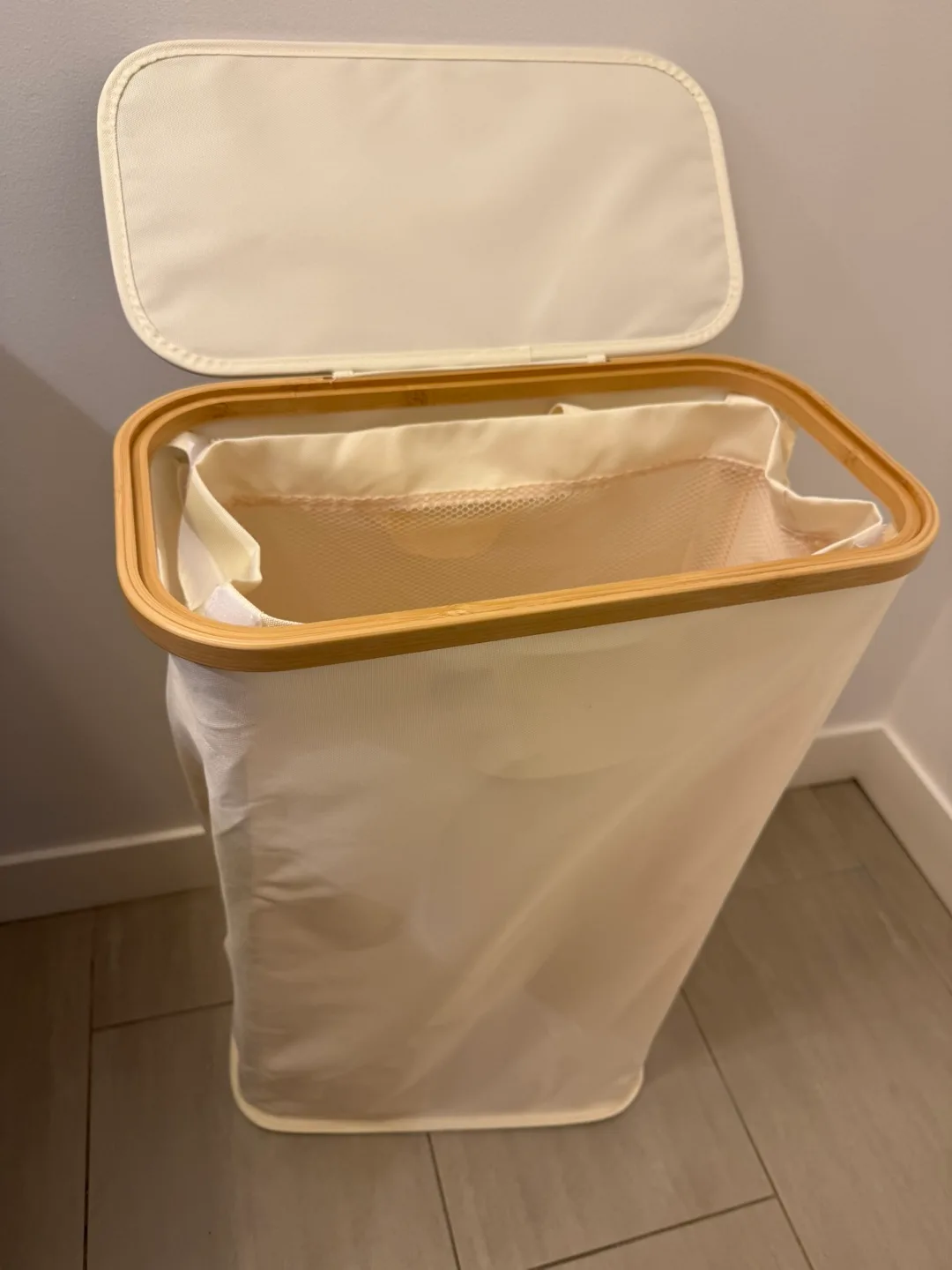 Lidded Laundry Hamper - off-white thumbnail