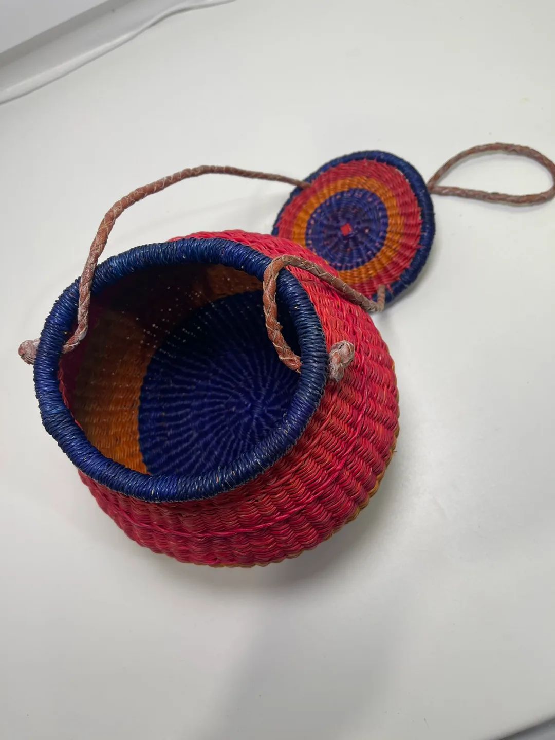 Handwoven Bolga Basket with Lid image indicator(5)