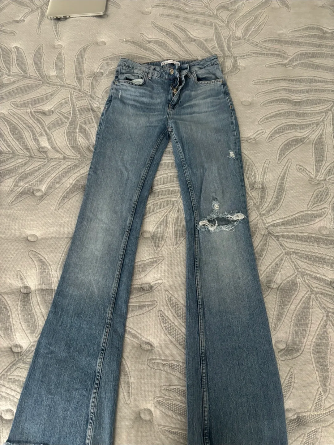 Flared Jeans thumbnail