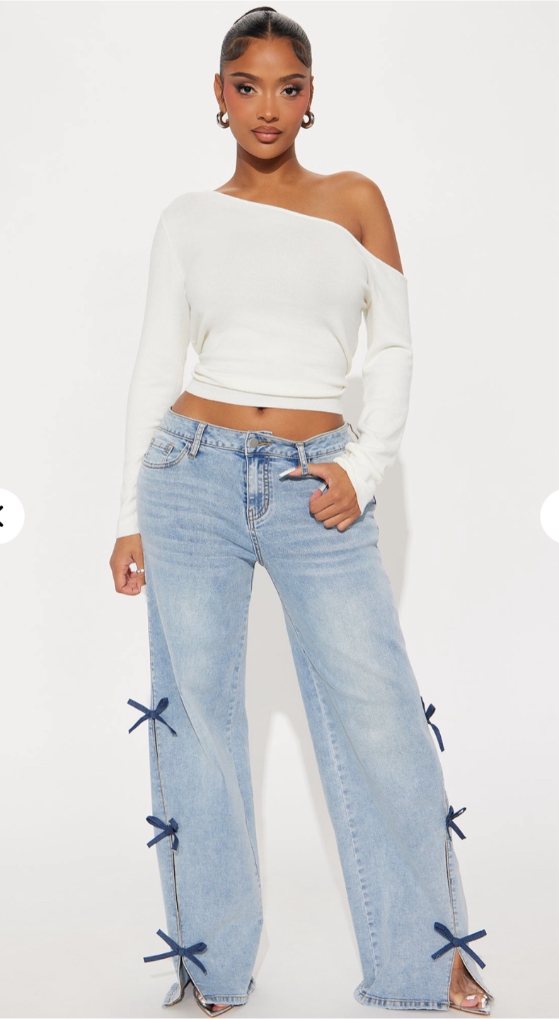 Brand New! Fashion Nova Light Wash Jeans w/ Bow Detail - photo 2