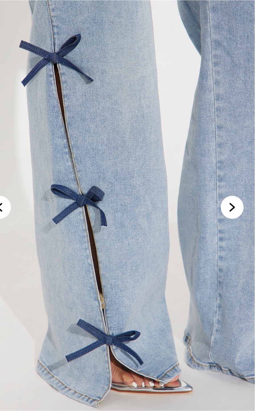 Brand New! Fashion Nova Light Wash Jeans w/ Bow Detail - photo 3