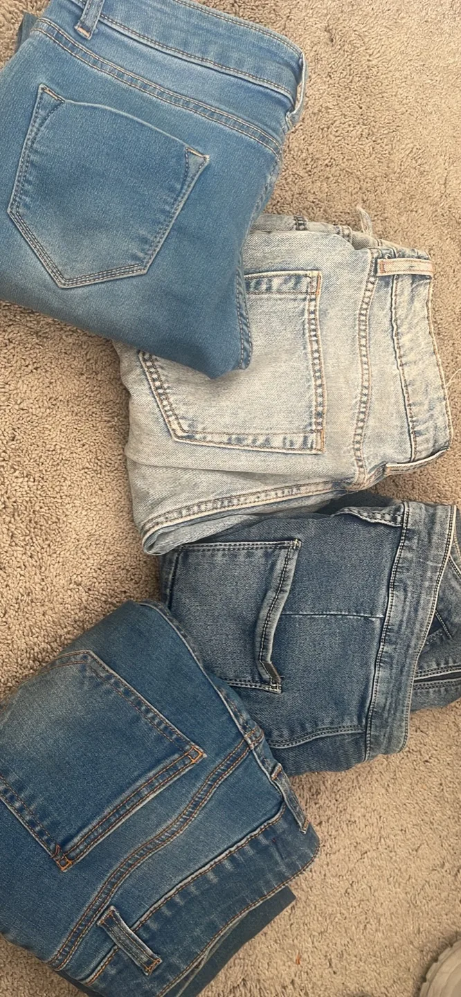 4 jeans for women $15 H&M & random brand thumbnail