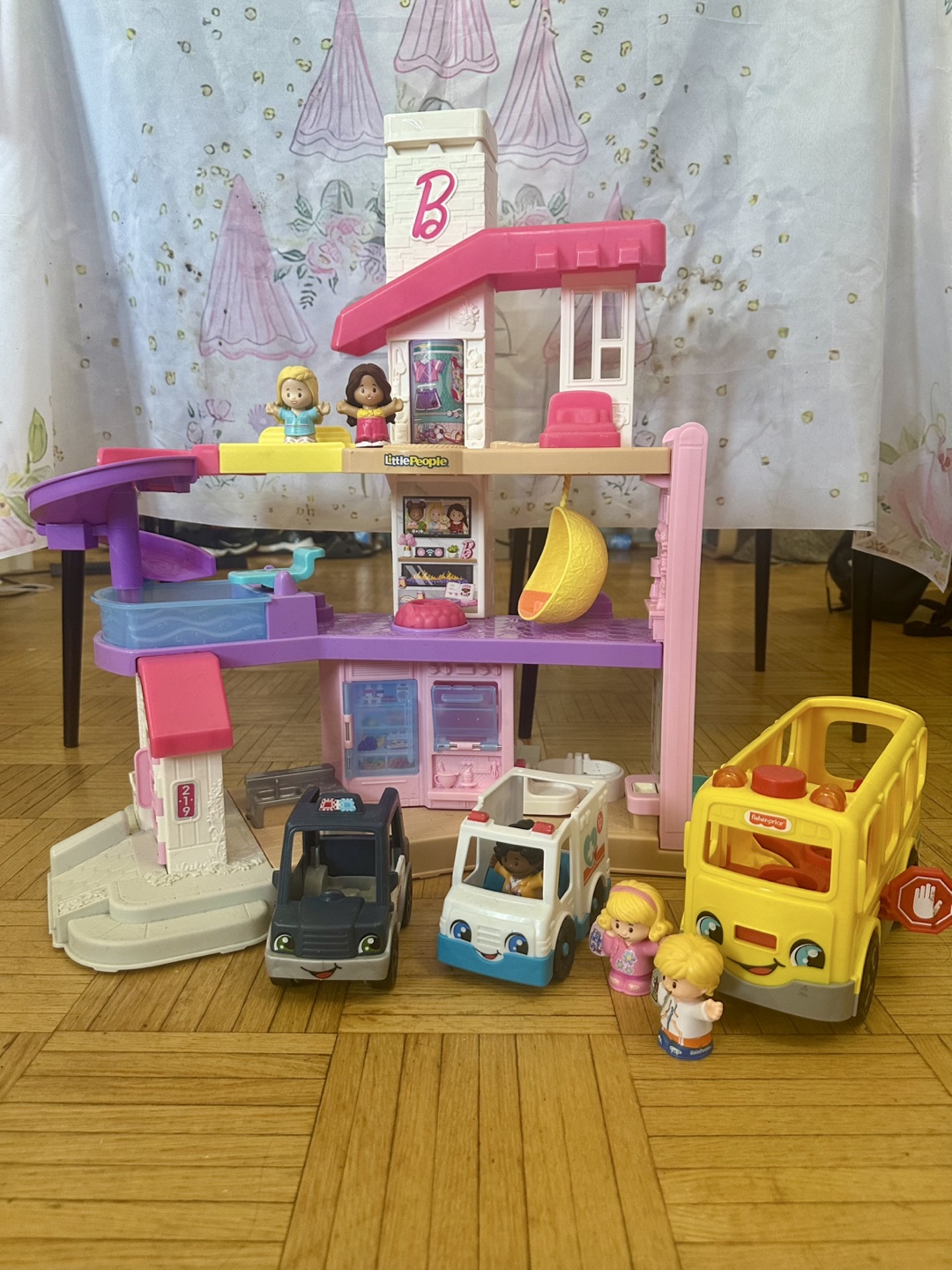 Fisher-Price Little People Barbie Dreamhouse